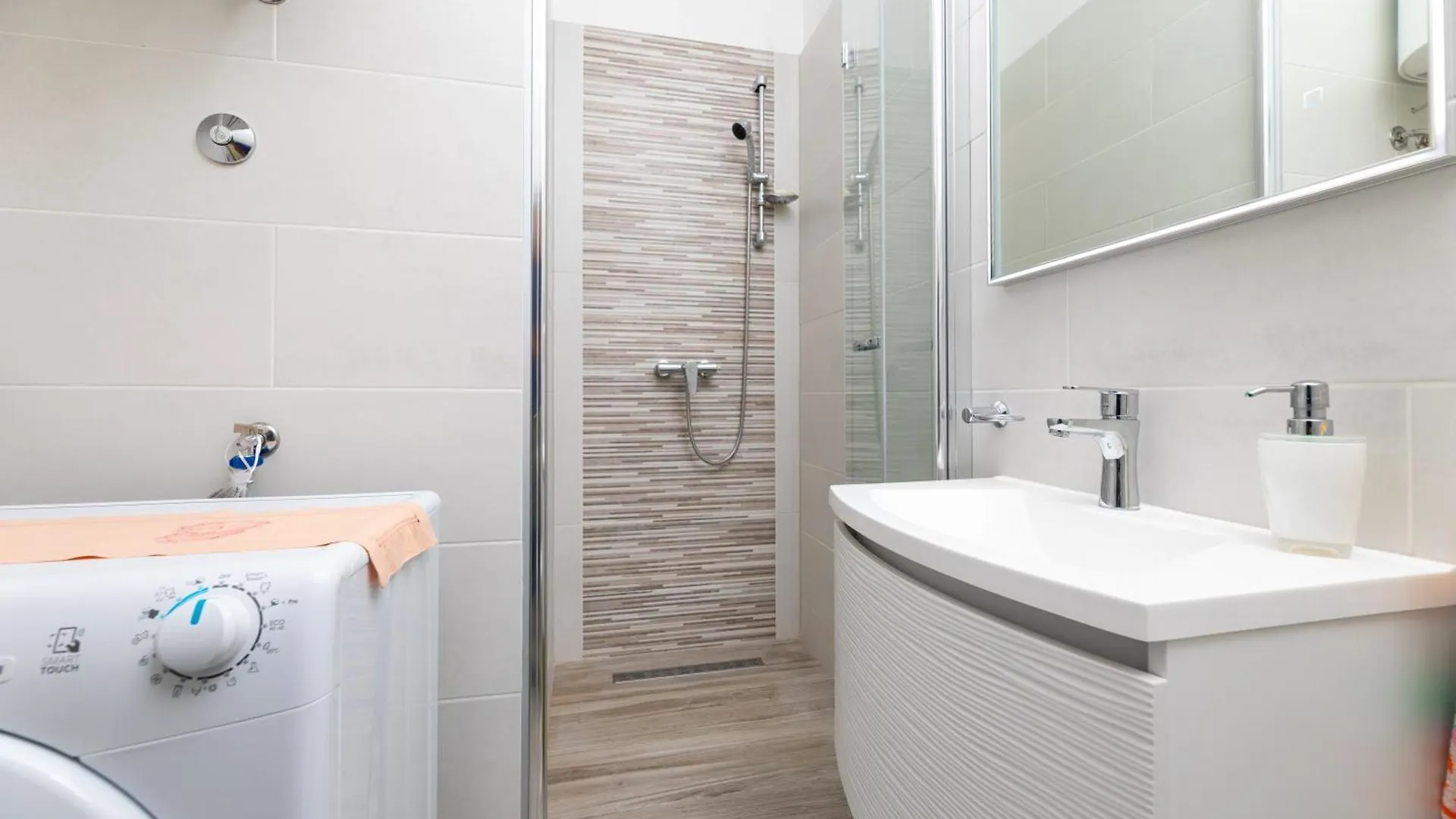 Apartment Gracia By El-Pi Tours Dobrinj